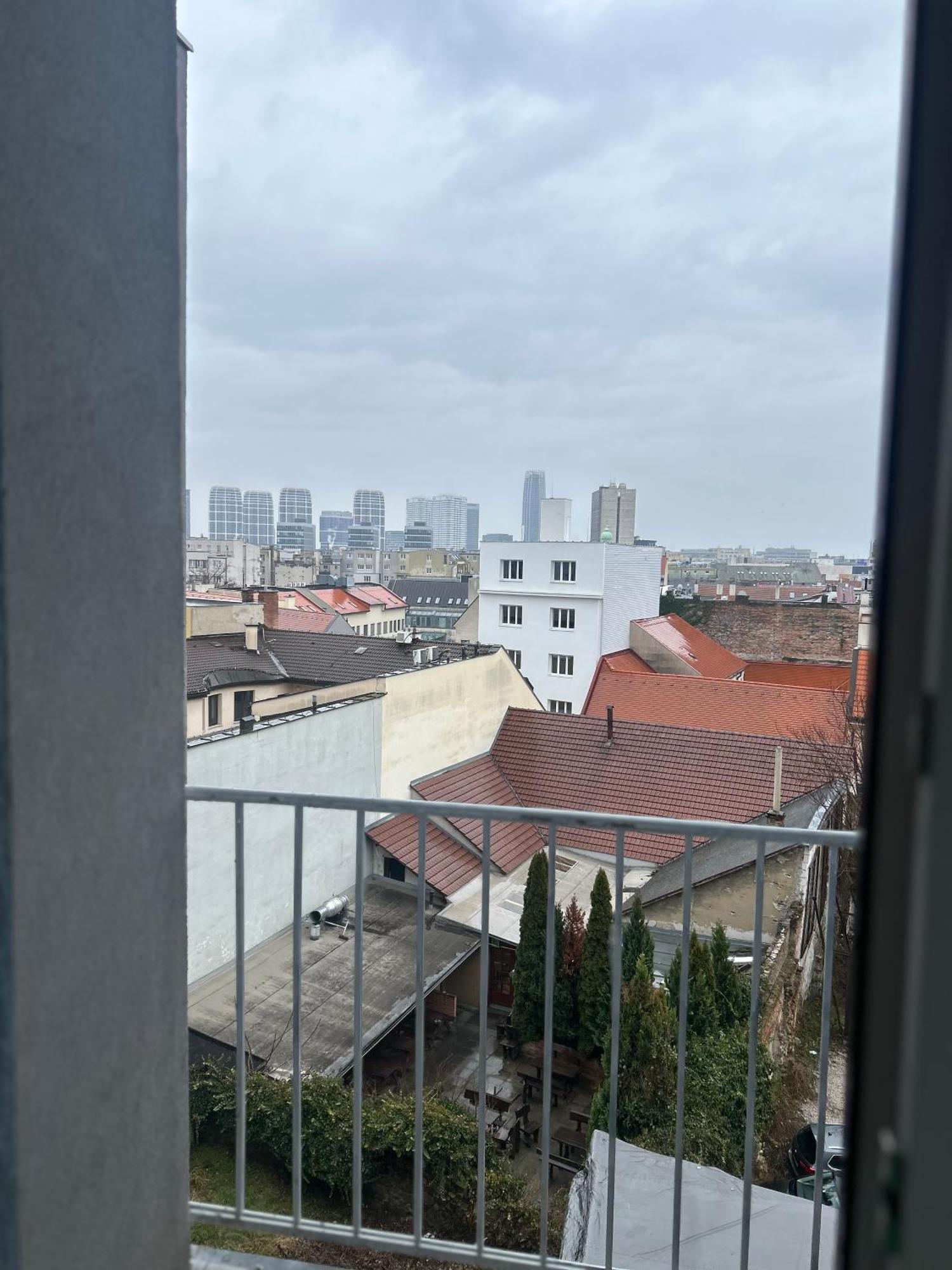 Plaza De Luxe Leilighet Bratislava Eksteriør bilde